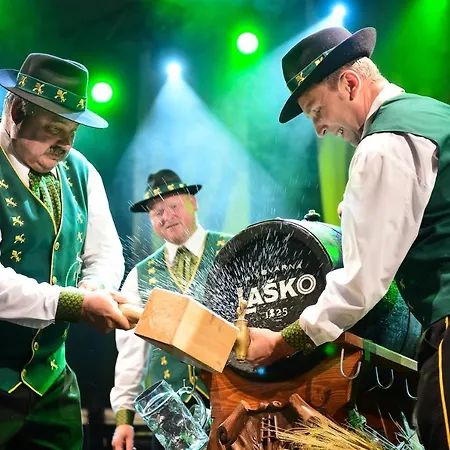 Apartma Apartma Smithy